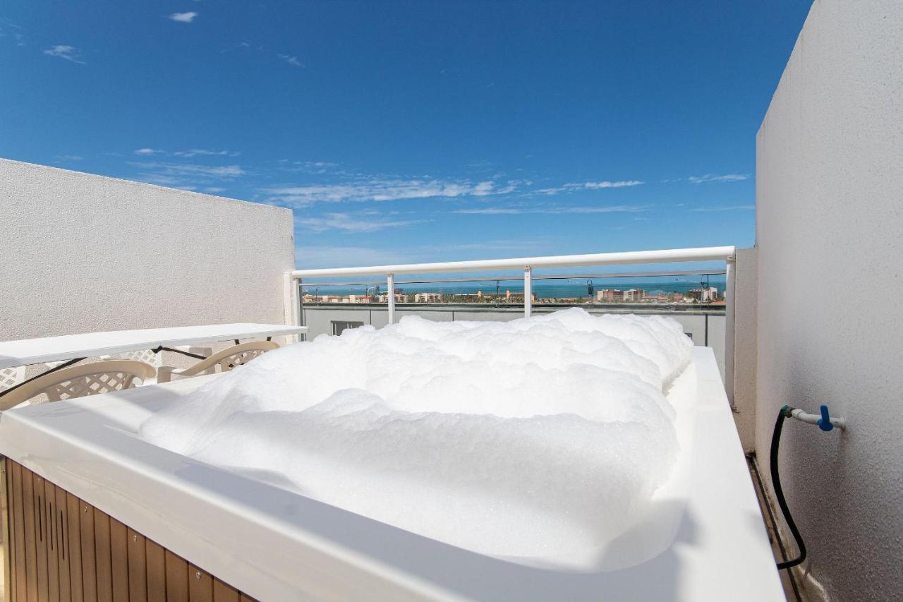 Beach Townhouses #C21 - Com Jacuzzi Por Carpediem Акірас Екстер'єр фото